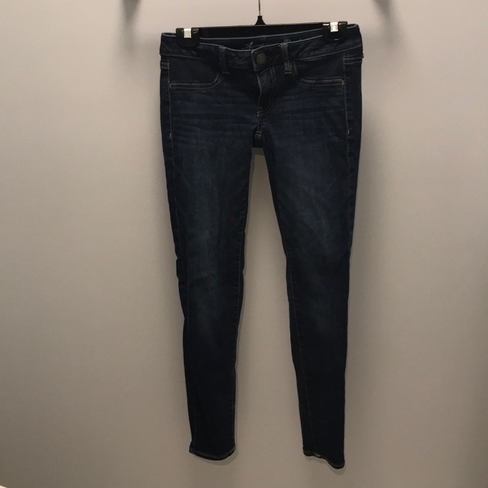 Like new size 6 American Eagle jeggings.